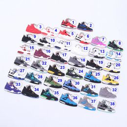 38 kleuren sneakers schoenen sleutelhangers voor mannen dames 4 generatie basketbal gym schoenen sleutelhanger tas charme auto sleutelhanger accessoires cadeau