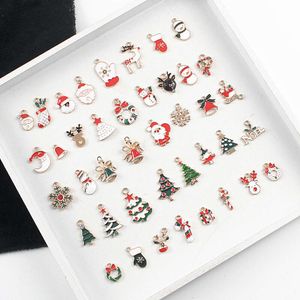 38 stuks kerst geëmailleerde kerstman sneeuwpop bel eland sneeuwvlok charme voor doe-het-zelf sieraden maken