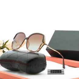 3907 High quality Polarized lens pilot Fashion Sunglasses For Men and Women Brand designer Vintage Sport Sun glasses With case and box