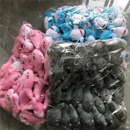 3Colors 30pcs en gros 5 cm Jouet de requin en peluche 240407