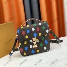 3D Puntos coloridos YK Pochettes Metis Bolsa de mensajes Yayoi Kusama para mujer S-lock Flap Bolsas de hombro Diseñador Crossbody 2023SS Bicolor Pu280k