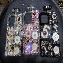 3D Diamond Parfum Bottle telefoonhoesjes voor iPhone 14 13 12 11 Pro Max XR Luxe Bling Crystal Rhinestone Design Crossbody Lanyard Designer Protector Fashion Cover 1pc