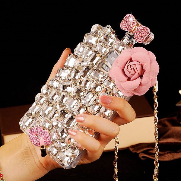 Cajas de teléfono de la botella de perfume de diamante 3D para iPhone 15 14 13 12 11 Pro Max XR Luxury Bling Crystal Diseño de diamantes de diamantes con cordón Cubierta de moda protector hecha a mano 1 PCC