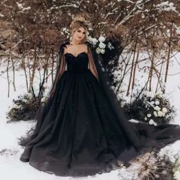 3D Gothic Drees A-Line Floral Wedding Applique Black Cape Tulle Sleeves Sweetheart Nou Long Train Satin Bridal Brecdal Lace-Up Plus taille vintage
