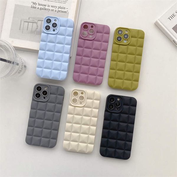 Étuis de téléphone à motif de grille 3D pour iPhone 14 Protection de la caméra Coque antichoc en silicone souple mat iPhone14 13 12 11 Plus Pro Max Couverture de mode de couleur unie