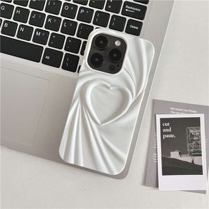 Cœur plissé de style 3D pour l'iPhone 14 I15 Case promax de la peau