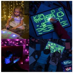 Kit de dessin lumineux 3D pour enfants, planche à dessin lumineuse 3D, planche à dessin fluorescente magique, jouet Puzzle familial pour enfants