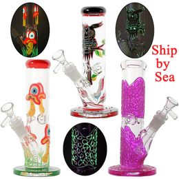 Patrón 3D Cachimbas embriagadoras Brillan en la oscuridad Búho de hongos Líneas dibujadas a mano Bongs de vidrio 18 mm Junta femenina Aceite Dab Rigs Tubería de agua recta Perc con vástago inferior