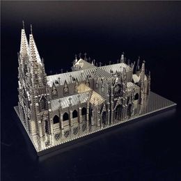 Rompecabezas 3D Star Iron Puzzle Modelo de ensamblaje de metal St. Patricks Kit Catedral Diy Corte láser 3D Puzzle Toy Creative Toyl2404