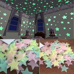 3D-sterren Noctilucent Muurstickers Kinderen Lichtgevende Fluorescerende Sticker Babykamer Slaapkamer Plafond Home Decor 1bag / 100 stks T9I001225