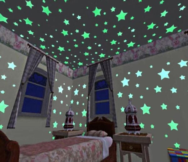 Las estrellas 3D brillan en el negro brillante en las calcomanías de la pared para la sala de estar de la sala de estar del dormitorio para niños Póster de decoración del hogar 100pcs4827587