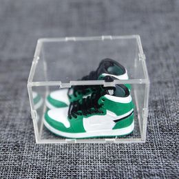 Baskets stéréo 3D porte-clés design porte-clés bouton pendentif 3D mini chaussures de basket-ball modèle décorations de gâteau d'anniversaire porte-clés de luxe porte-clés de voiture créatif