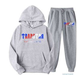 3iky Camisetas para hombre Camisetas clásicas Trap Stars Diseñador Camisa para hombre Estampado de letras Cálido Conjunto de dos piezas Pantalones de chándal sueltos Joggers