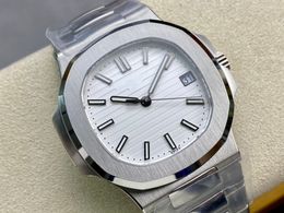 3K Factory produit la montre d'affaires élégante de la série 5711 pour hommes avec un mouvement ultra-mince 324, un cadran blanc de 8,3 mm d'épaisseur, un verre saphir et un bracelet en acier de précision.