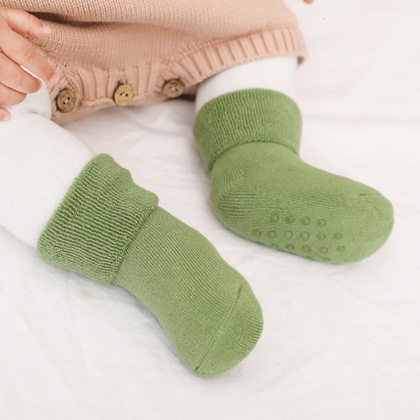 3 pares de calcetines para niños calcetines de invierno para recién nacidos calcetines cálidos de algodón de goma para niños zapatillas antideslizantes para el hogar calcetines para bebés conjunto calcetines gruesos de felpa para niños pequeños 230918