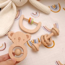 3 -stc Natural Beech Wood Animal Rammelaar speelgoed Set knaagdier kinderziektes Geboren Soire Tanders Baby Molair Verjaardag Geschenk 231221