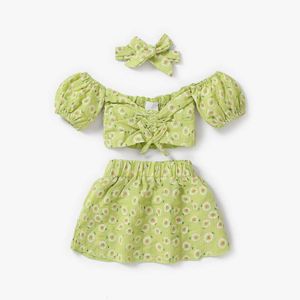 3 stks babymeisje groene bloemen afdrukken uit schouder strapless puff-mouw crop top en rok met hoofdband set l2405