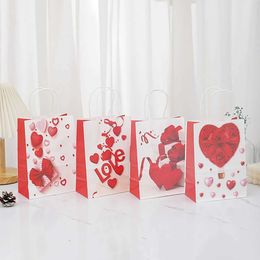 3pcs enveloppe cadeau 1pc Saint Valentin Day Aimer Heart Imprimé Kraft Bag Cartoon Gift Hands pour petite amie Pink Wedding Gift Packaging Decorations