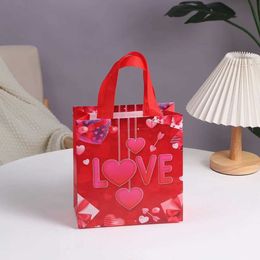 3pcs enveloppe cadeau Sac à valentins Love Gift Sac non tissé sac à main Fleur Gift Wraps Bags Gift Packag Boîte présente pour la fête de mariage