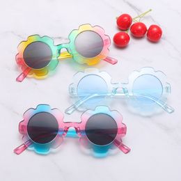 2pcs Lunettes de Soleil Enfants Lunettes de Soleil Mignonnes Fleur de Soleil pour Garçons et Filles Lunettes de Soleil à Monture en Cristal Ronde pour Bébé Lunettes de Protection UV400 en Plein Air Pare-Soleil 36 Couleurs