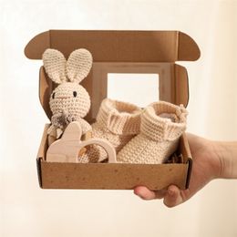 3Pcs/Set Baby Rattle Rabbit Hand Crochet Shoes Set for 0-12 Months born Wooden Animal Teether Toys for Baby Birth Gift Set 220714