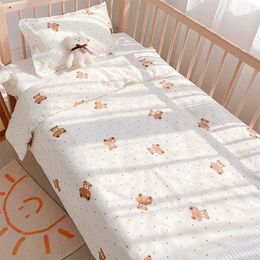 3 -stcs set geboren Baby Cot Sheet Deksel Cover Case Pillowcase katoen cartoon print wieg Flat Bed Boin Baby Toddlers Beddings 240325