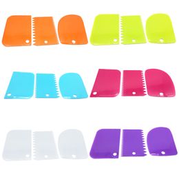 3 stks/set room schraper pak diy keuken rechte boog tandvorm crème brood snijder plastic cake pastei schraper bak fondant gereedschap bakgereedschap