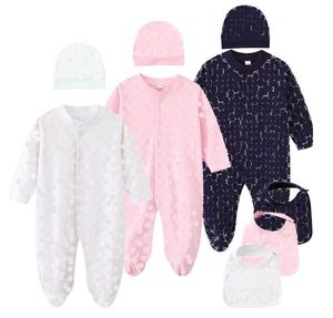 3-stcs sets voor babymerk rompers letters gedrukte pasgeboren jumpsuits met lange mouwen met slabbetjes hoeden lente herfst peuter onesies baby uit één stuk kinderkleding