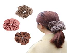 3pcs printemps Nouvelles femmes Ties de cheveux en satin et léopard Organza surdimensionné 18 cm Scrunchie Hair Gums en tissu rayé