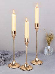 3pcSset Style European Metal Boldlersers Candlestick Fashion Widding Table Stand Exquis Christmas Tab 240429