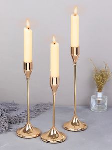 3PCSset Style European Metal Boldle Bolllers Candlestick Fashion Wedding Table Candle Stand exquis Candlestick Christmas Tab 240408