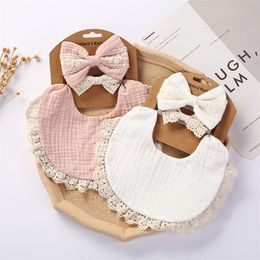 3PCSSet Solid Muslin katoen Bamboo Baby Bib Tassel Lace Boy Girl Voer kwijl speeksel handdoek Burp Doek Verstelbare baby sjaal Y240515