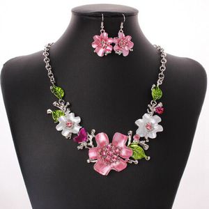 3Réglez Europe et Amérique du mode tempérament doux fleurs émail avec cristal Colliers Boucles d'oreilles Ensembles Ms cadeau Bijoux