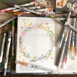 4/12Colors Set Japan Kuretake Double Head Dot Pen Waterdichte aquarel Mark Pen Journal Marker Penschilderingen 210226