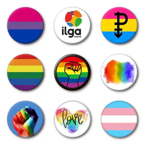 Badge arc-en-ciel en fer blanc 4.4x4.4cm, fournitures de fête, broche LGBT, accessoires pour articles Lgbtq, vente en gros