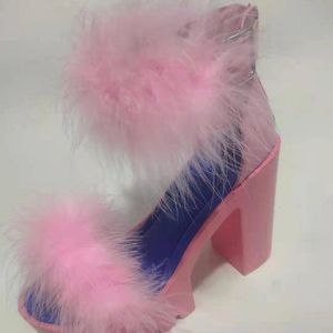 Sandalias de plataforma alta de 4 colores de plumas de espesor Tisos para mujeres zapatos Femenino de cabello de verano Bombas de boda 230808