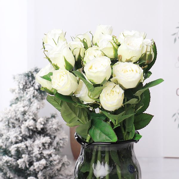 4 cabezas de alta calidad Rose Flores artificiales Rama larga Seda de plástico Seda Flores falsas Flores blancas Decoración del hotel del hogar