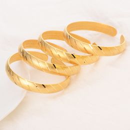 4 stks hoogwaardige armbanden mode trend india sieraden 24 k fijne massief goud gevuld matte manchet bangle vrouwen sprit retro