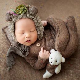 4 pièces ensemble bébé vêtements né pographie accessoires bébé barboteuse combinaison chapeau oreiller ensemble avec mignon ours poupée Po tir tenues 240122