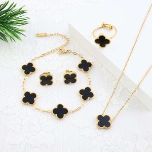 Ensemble de 4 pièces de bijoux en forme de feuille de trèfle et de fleurs plaqués or 18 carats, bijoux pour femmes, breloque élégante en acier inoxydable