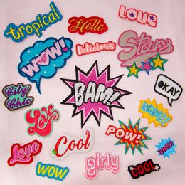 40 stijlen geassorteerde geborduurde patches naaien noties cartoon letters ijzer op patches schattige appliques voor jasjes rugzakken diy accessoires