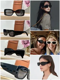 40282 Top Quality Design Fashion Style Hot dames Brand Designer Sunglasses pour femmes Lunettes de soleil pour femmes pour la mode de la mode Lignes larges avec des lunettes Funky Rock
