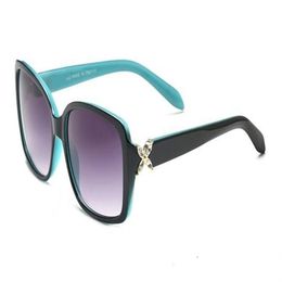 4047 Designer Lunettes de soleil verres de marque Tadres extérieurs PC Filme Fashion Classic Lady Luxury Sunglasses pour femmes272