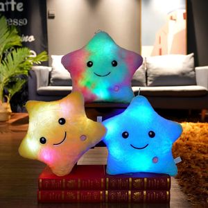 40 cm jouet créatif oreiller lumineux oreiller doux en peluche en peluche étoiles colorées coussins LED toys légers cadeau pour enfants enfants filles 231222