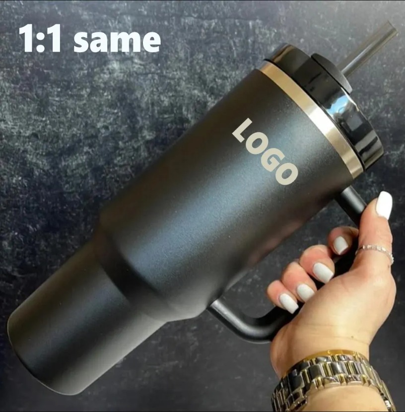 NIEUWE KLEUR Chocolade Goud H2.0 Flessen 40oz 1200ml RVS Tumbler Handvat Deksel Stro Grote Capaciteit Waterfles Poeder Camping Cup Vacuüm Geïsoleerd Drinken