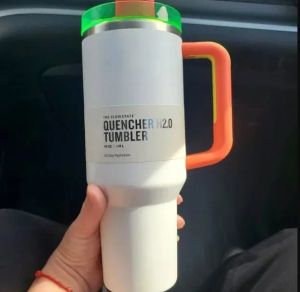 Tasses de gobelets en acier inoxydable de 40 oz avec couvercle et pailles de voiture rose vif tasses de poudre de poudre