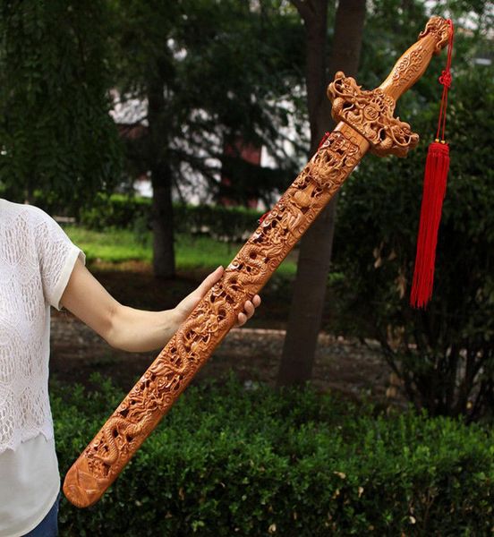 Espada tallada de madera de nueve dragones de 40quot de longitud, decoración de dragón de madera de melocotón, envío 2897700