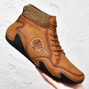 411 hommes Sneakers décontractés chaussures en cuir haut haut de la cheville occidentale hiver imperméable avec des bottes de neige super chaudes en fourrure 240407 929