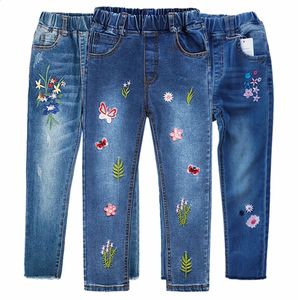 415T Filles Jeans Pour Adolescents Enfants Pantalons Enfants Denim Pantalon Bleu Stretch Broderie Fleurs Adolescent Vêtements Printemps Vêtements 240227