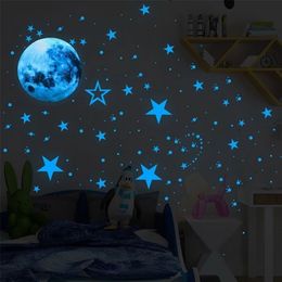 435 unidsset Luna luminosa Estrellas Puntos Etiqueta de la pared Habitación de los niños Dormitorio Sala de estar Decoración del hogar Calcomanías que brillan en la oscuridad Pegatinas 220727